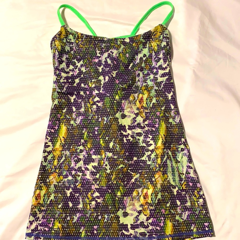 Lululemon tank top with built in bra